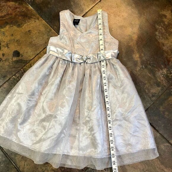Holidays Edition Silver Sparkle Girls Dress Size Small - Picture 3 of 10
